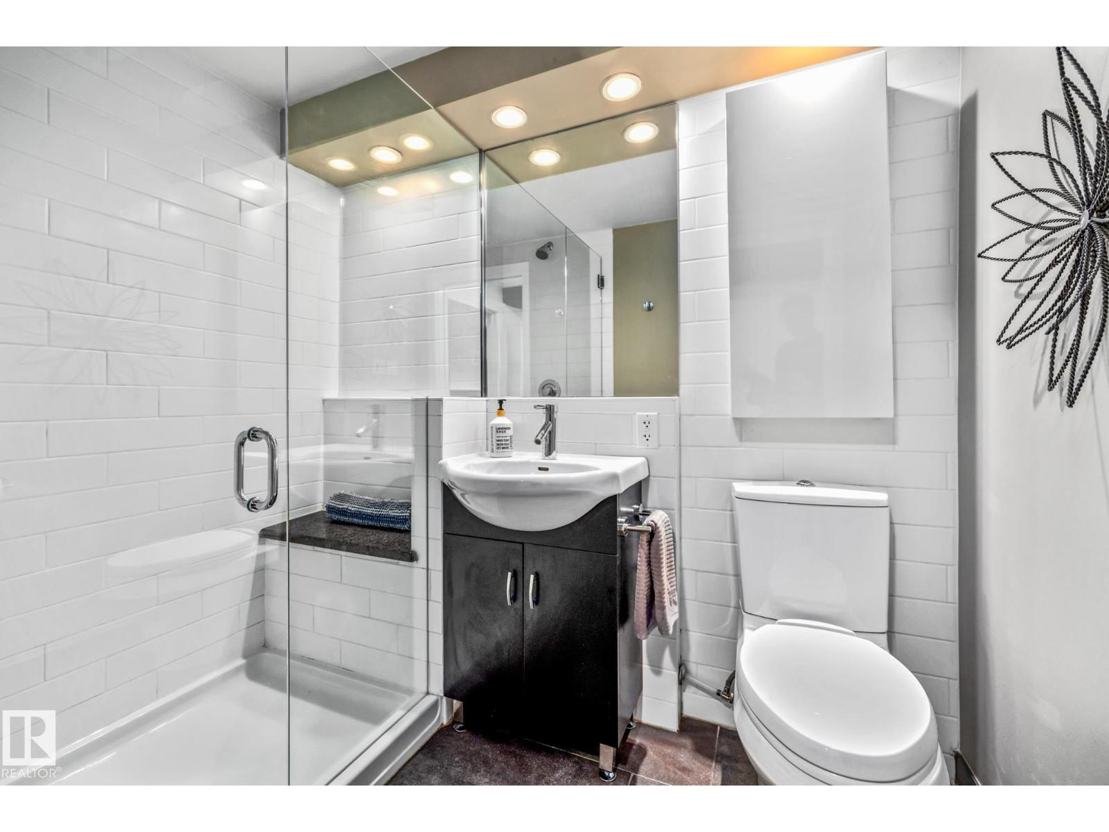 Photo 42 of 12417 103 Av Nw, Edmonton AB