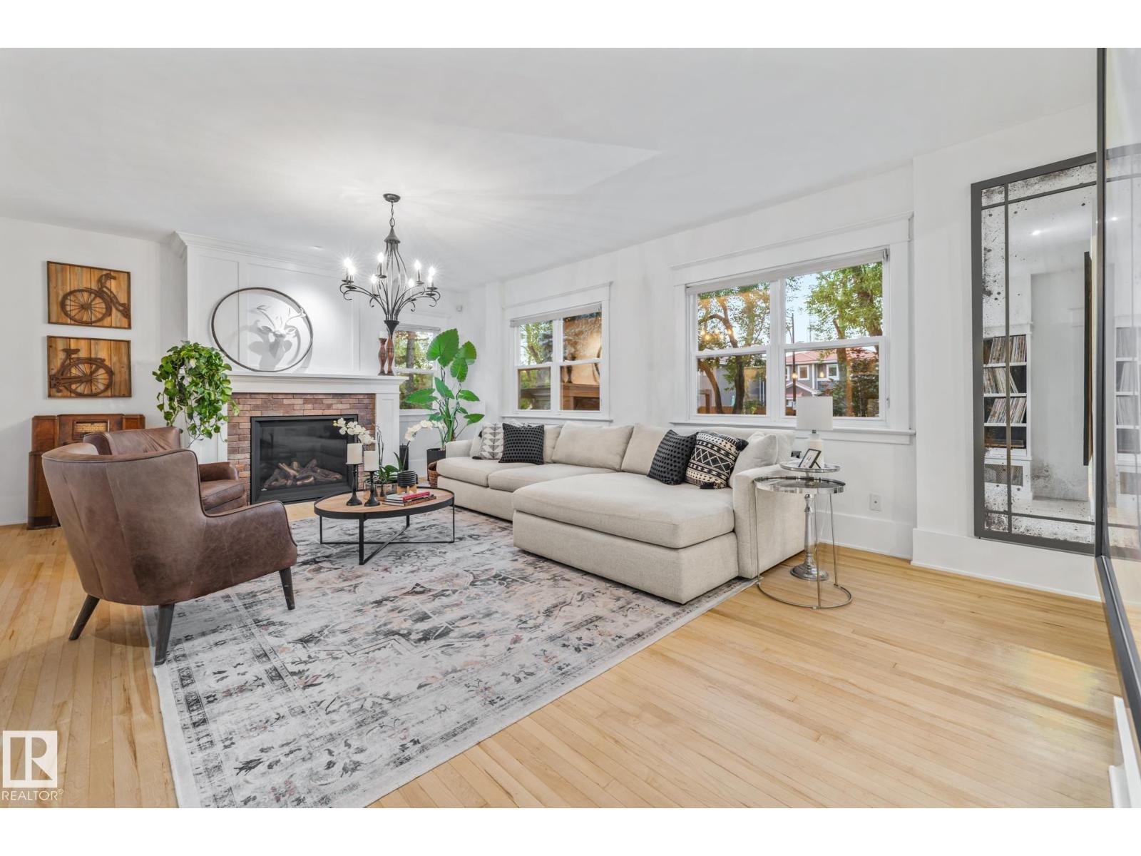 Photo 6 of 12417 103 Av Nw, Edmonton AB