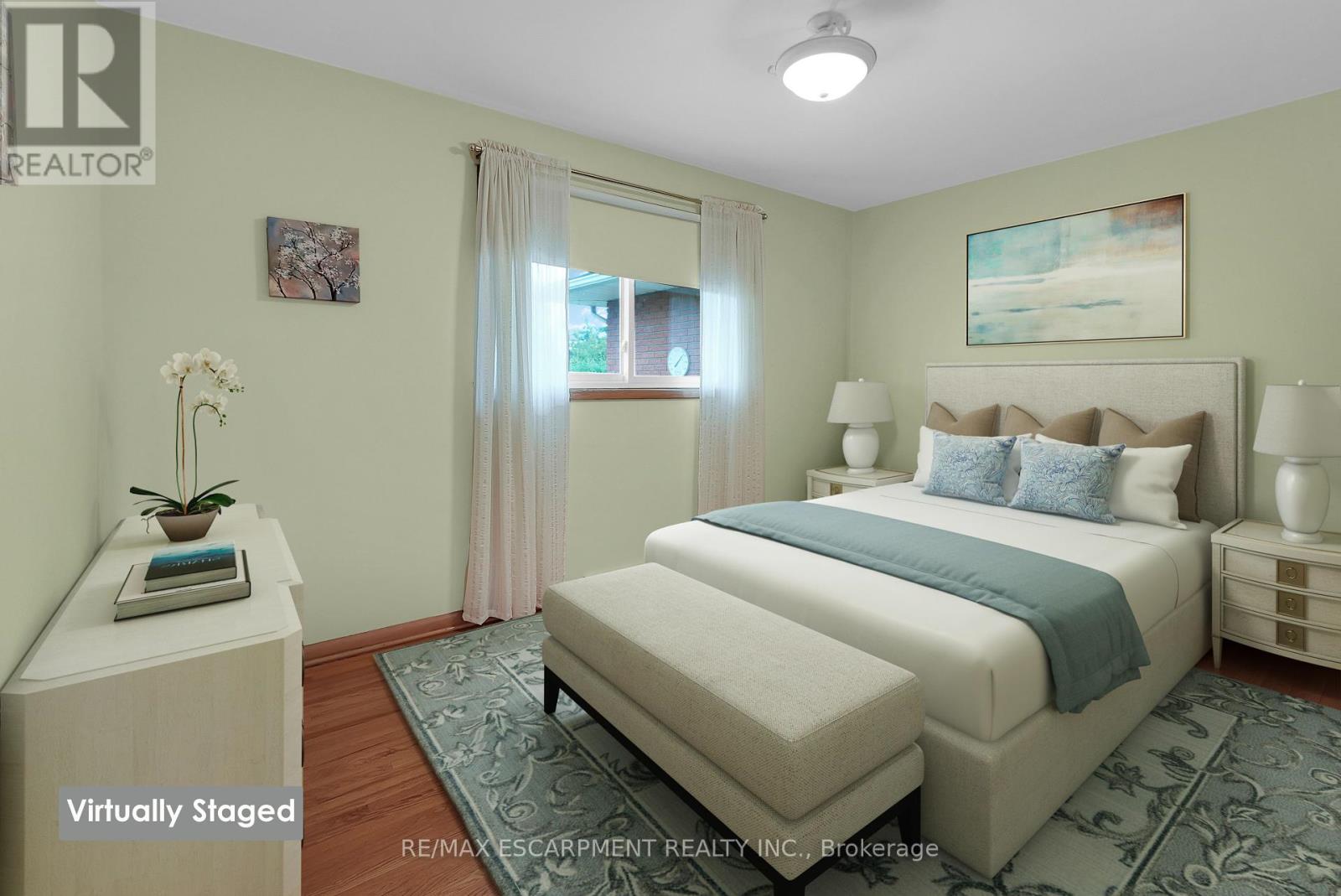 Photo 11 of 50 Louth Street, St Catharines ON