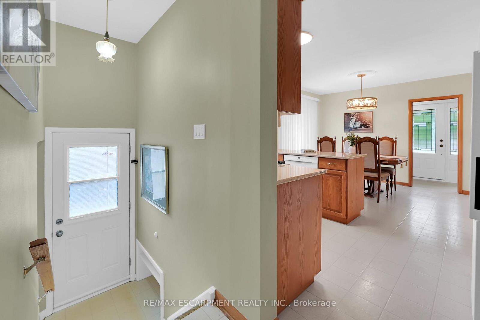 Photo 14 of 50 Louth Street, St Catharines ON