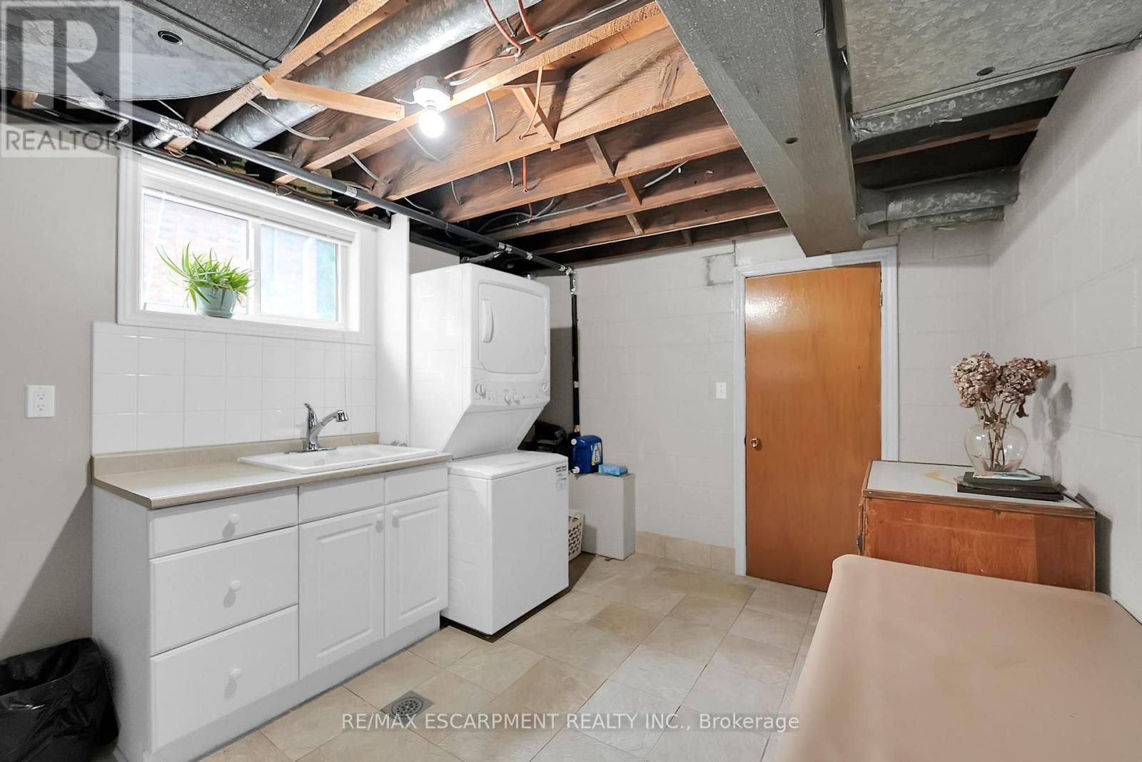 Photo 19 of 50 Louth Street, St Catharines ON