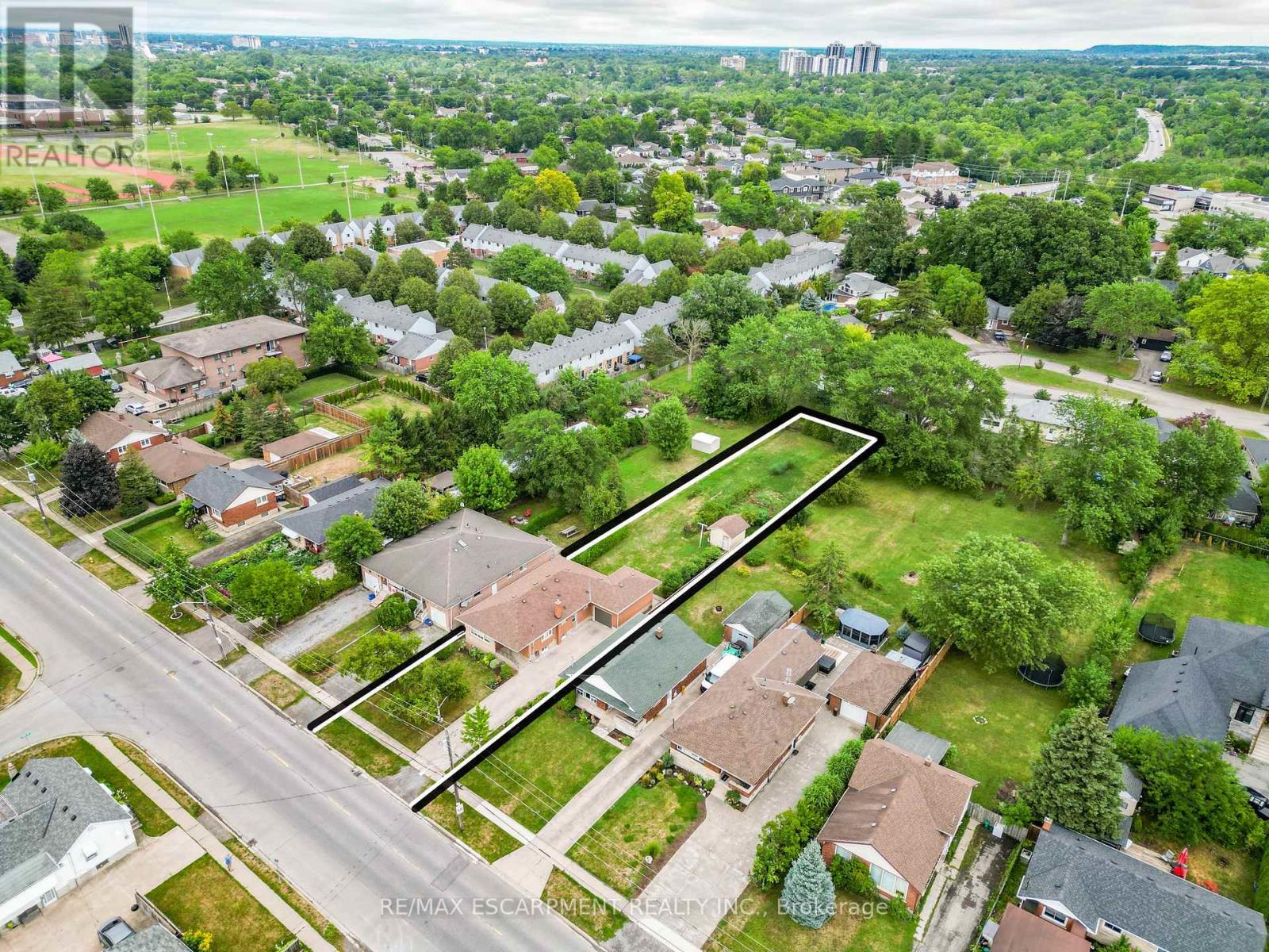 Photo 25 of 50 Louth Street, St Catharines ON