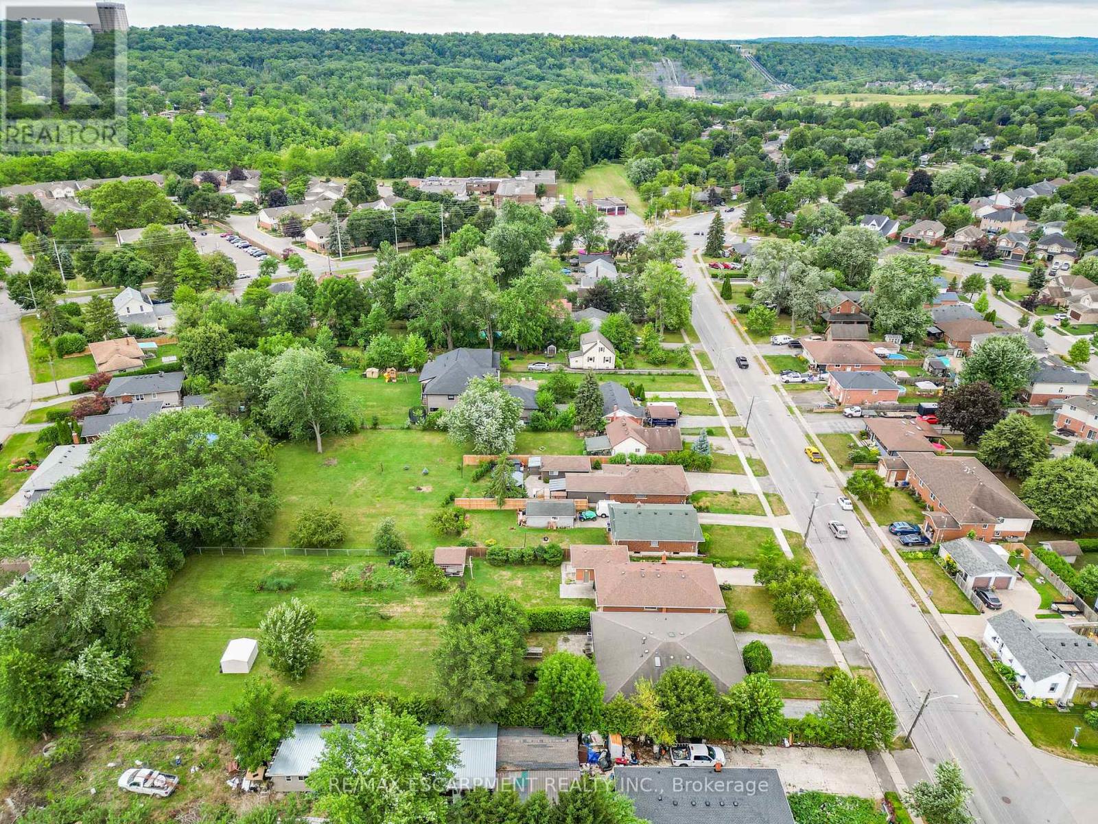 Photo 26 of 50 Louth Street, St Catharines ON