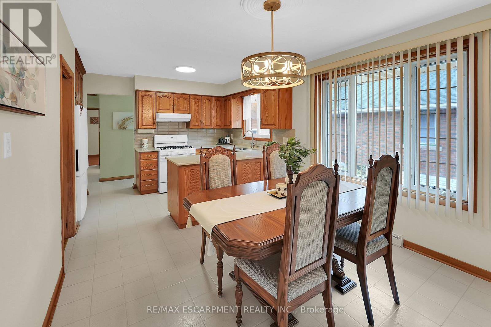 Photo 4 of 50 Louth Street, St Catharines ON