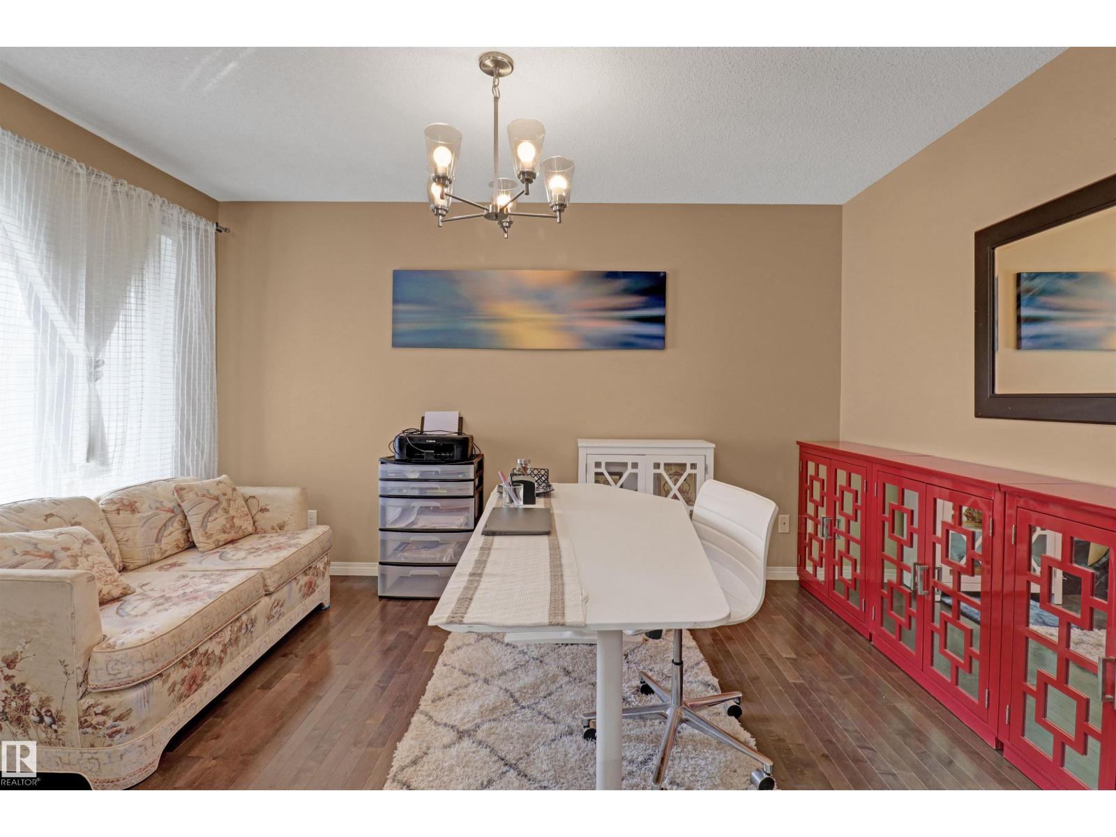 Photo 4 of 1216 36 C Ave Nw, Edmonton AB