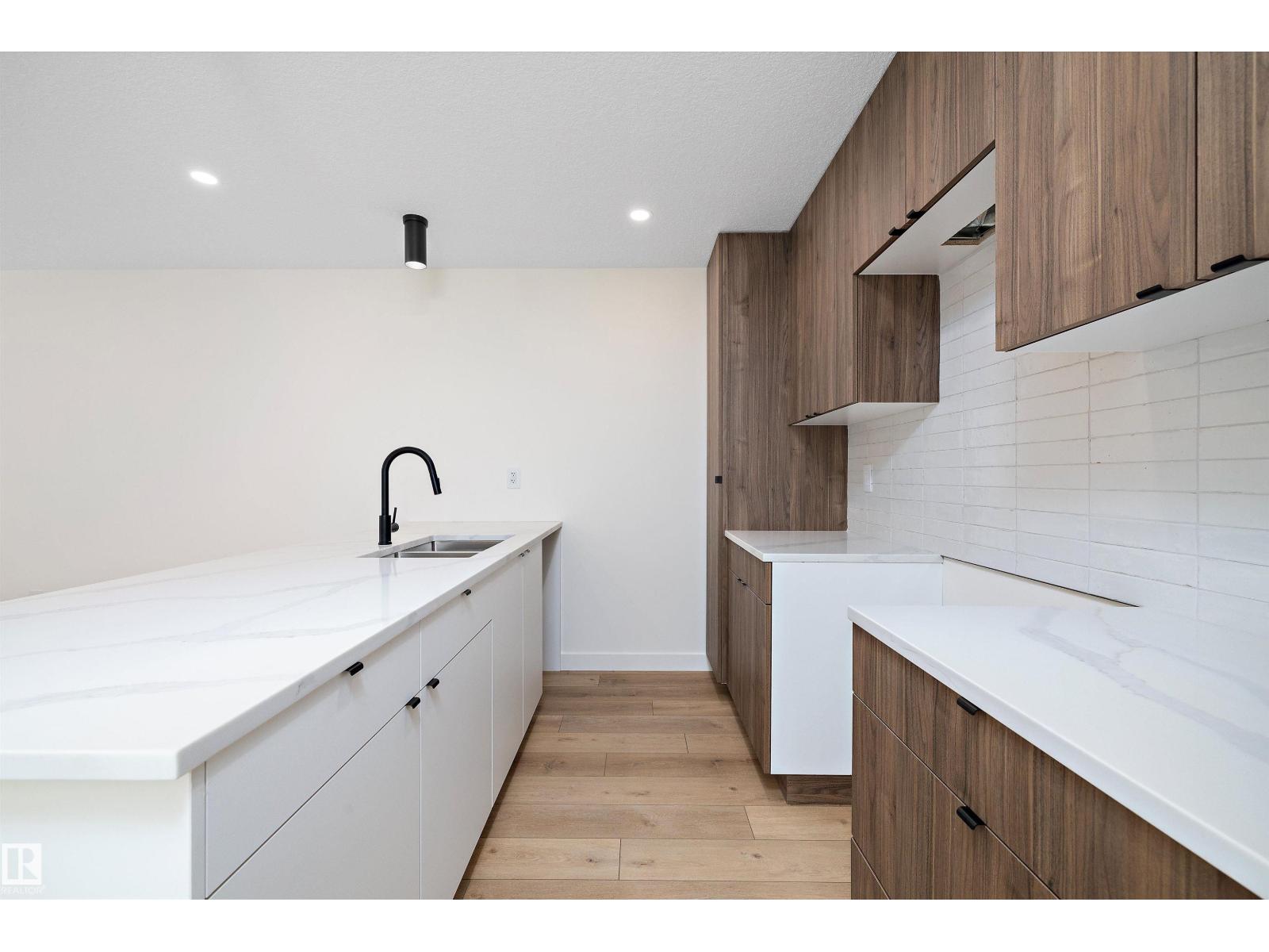Photo 19 of 11338 89 St Nw, Edmonton AB