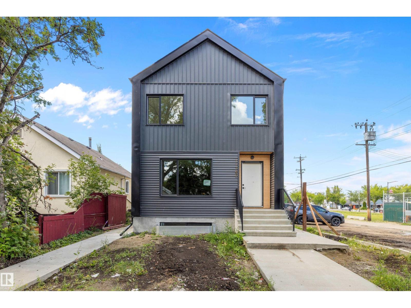 Photo 9 of 11338 89 St Nw, Edmonton AB