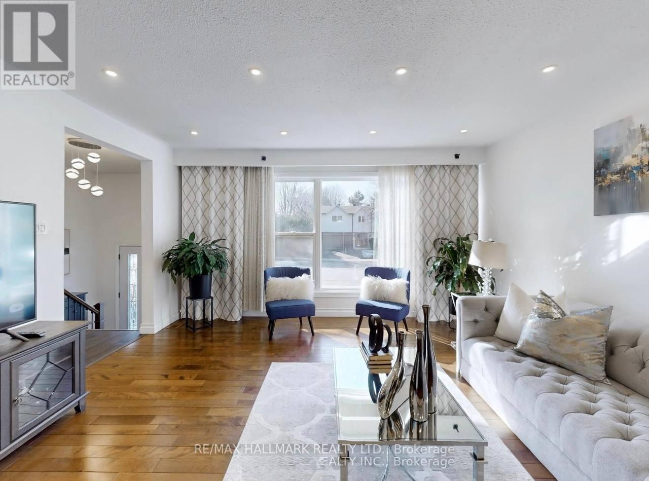 Photo 3 of Main 33 Angus Drive, Toronto ON