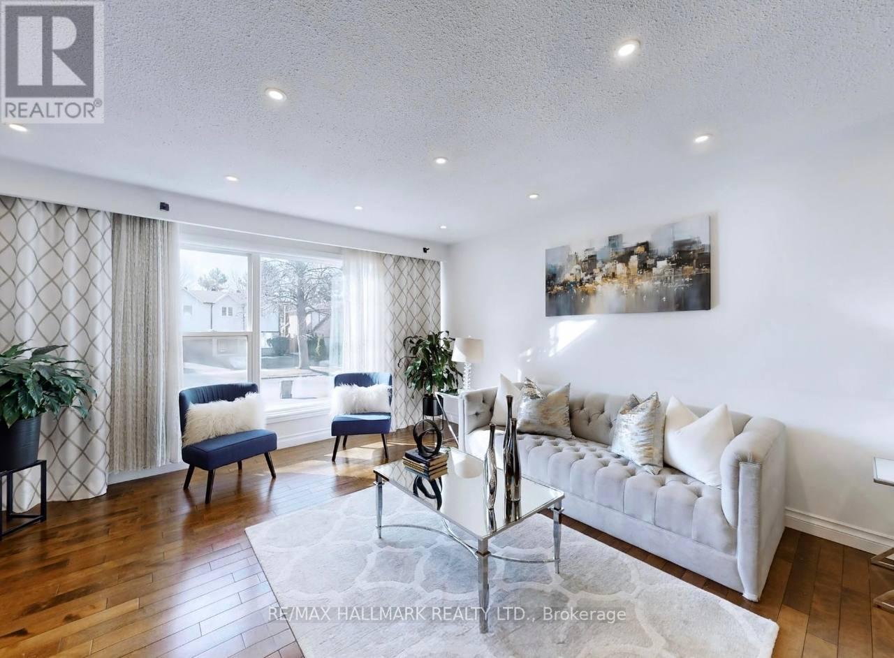 Photo 4 of Main 33 Angus Drive, Toronto ON