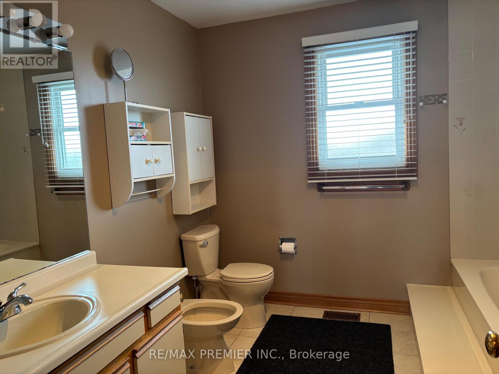 Photo 32 of 160 Fiori Drive, Vaughan ON