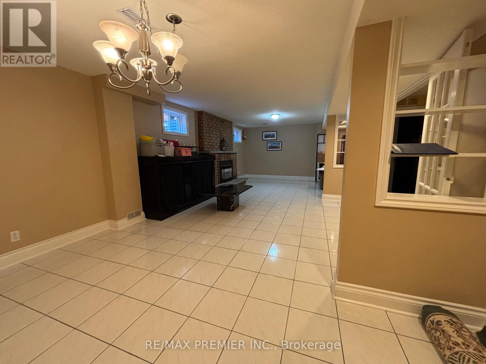 Photo 9 of 160 Fiori Drive, Vaughan ON