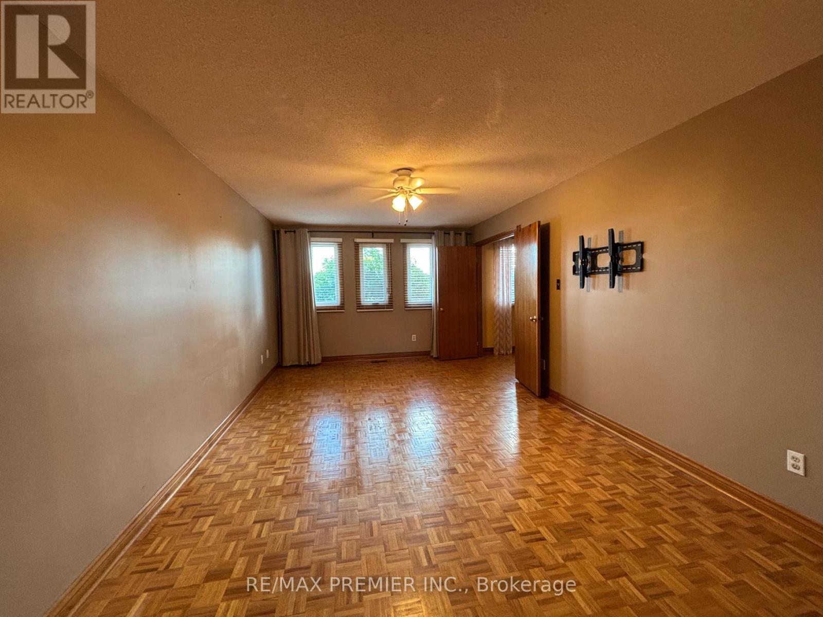 Photo 33 of 160 Fiori Drive, Vaughan ON