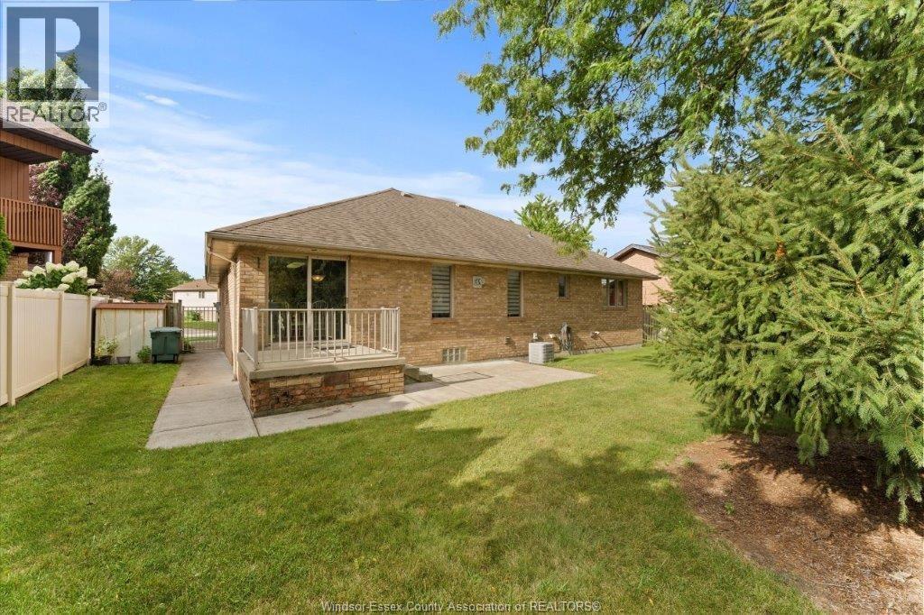 Photo 30 of 2805 Mangin Crescent, Windsor ON
