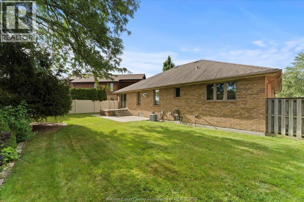 Photo 32 of 2805 Mangin Crescent, Windsor ON