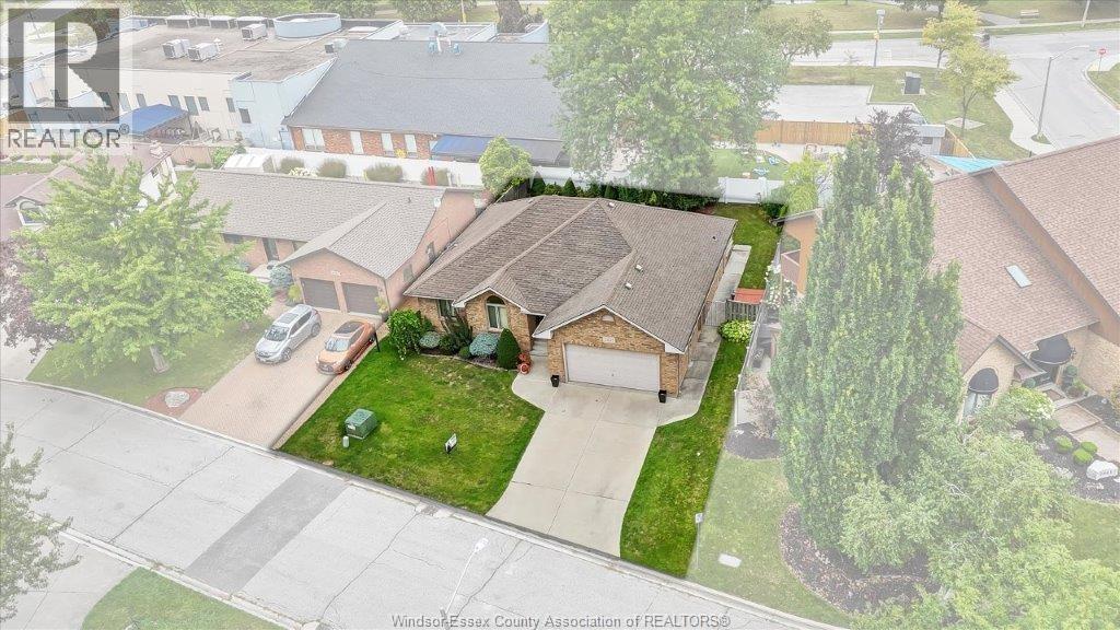 Photo 34 of 2805 Mangin Crescent, Windsor ON