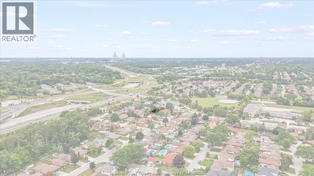 Photo 41 of 2805 Mangin Crescent, Windsor ON