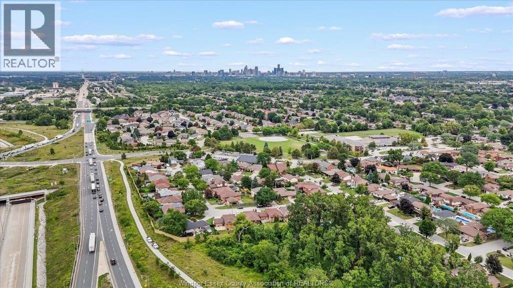 Photo 42 of 2805 Mangin Crescent, Windsor ON