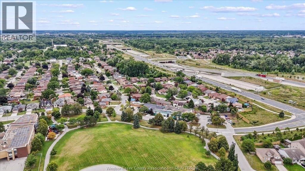 Photo 43 of 2805 Mangin Crescent, Windsor ON