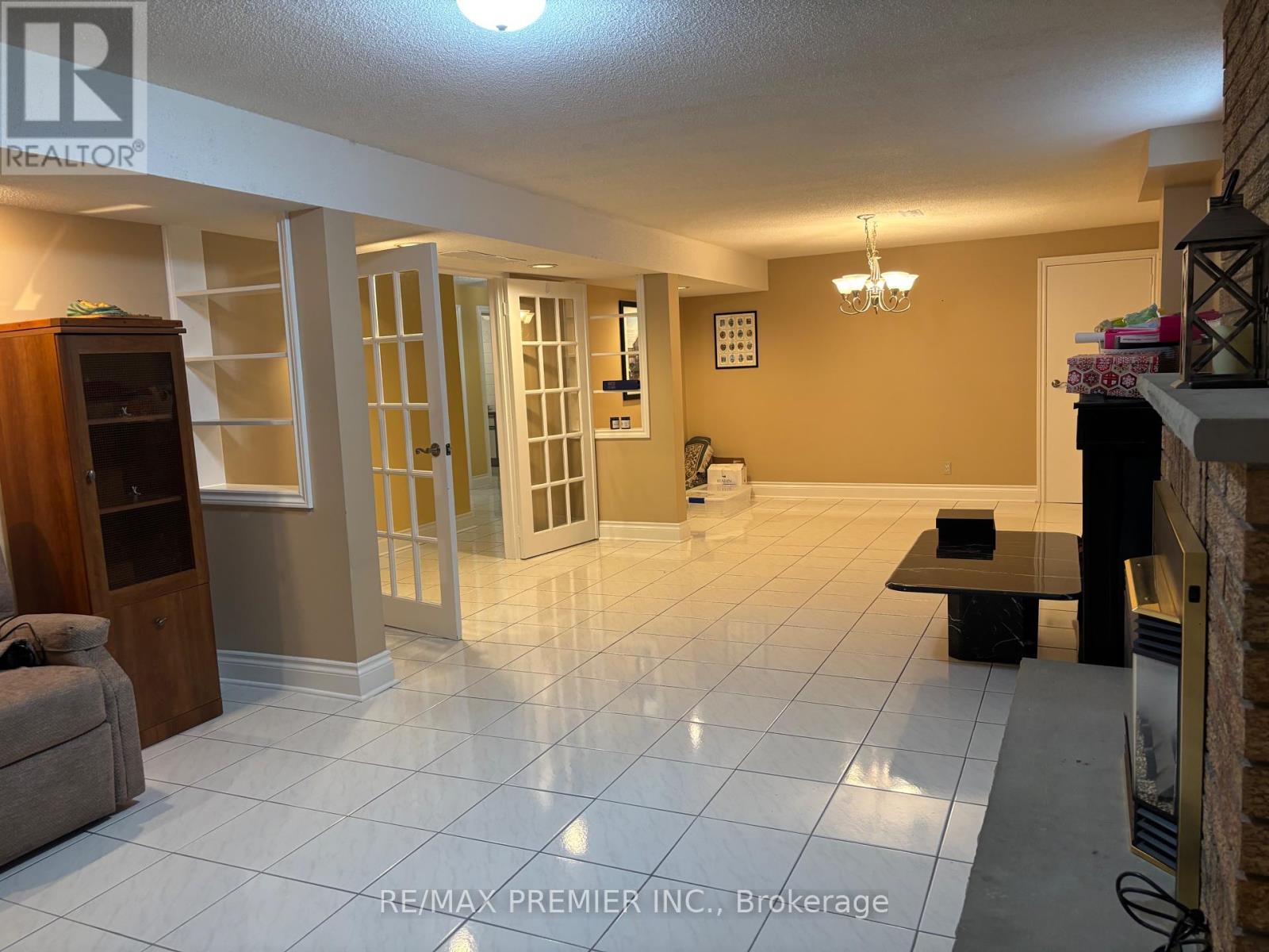 Photo 4 of 160 Fiori Drive, Vaughan ON
