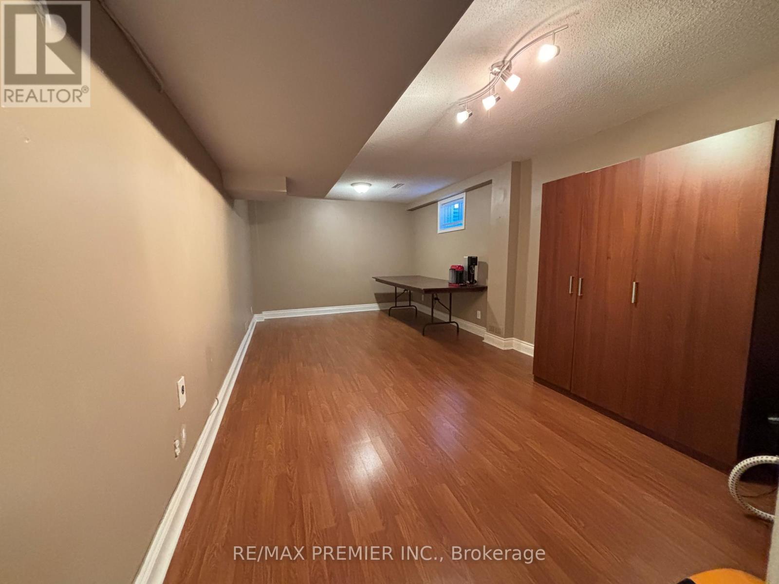 Photo 5 of 160 Fiori Drive, Vaughan ON