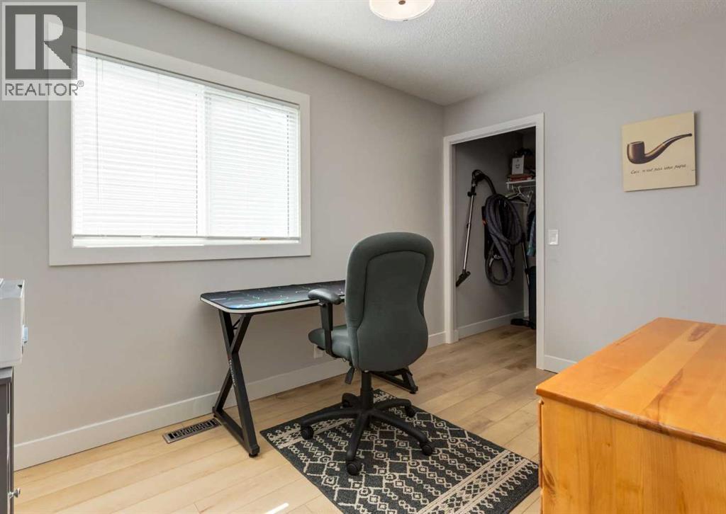 Single Family House for Sale in  Silvercreek Close NW Silver Springs Calgary 