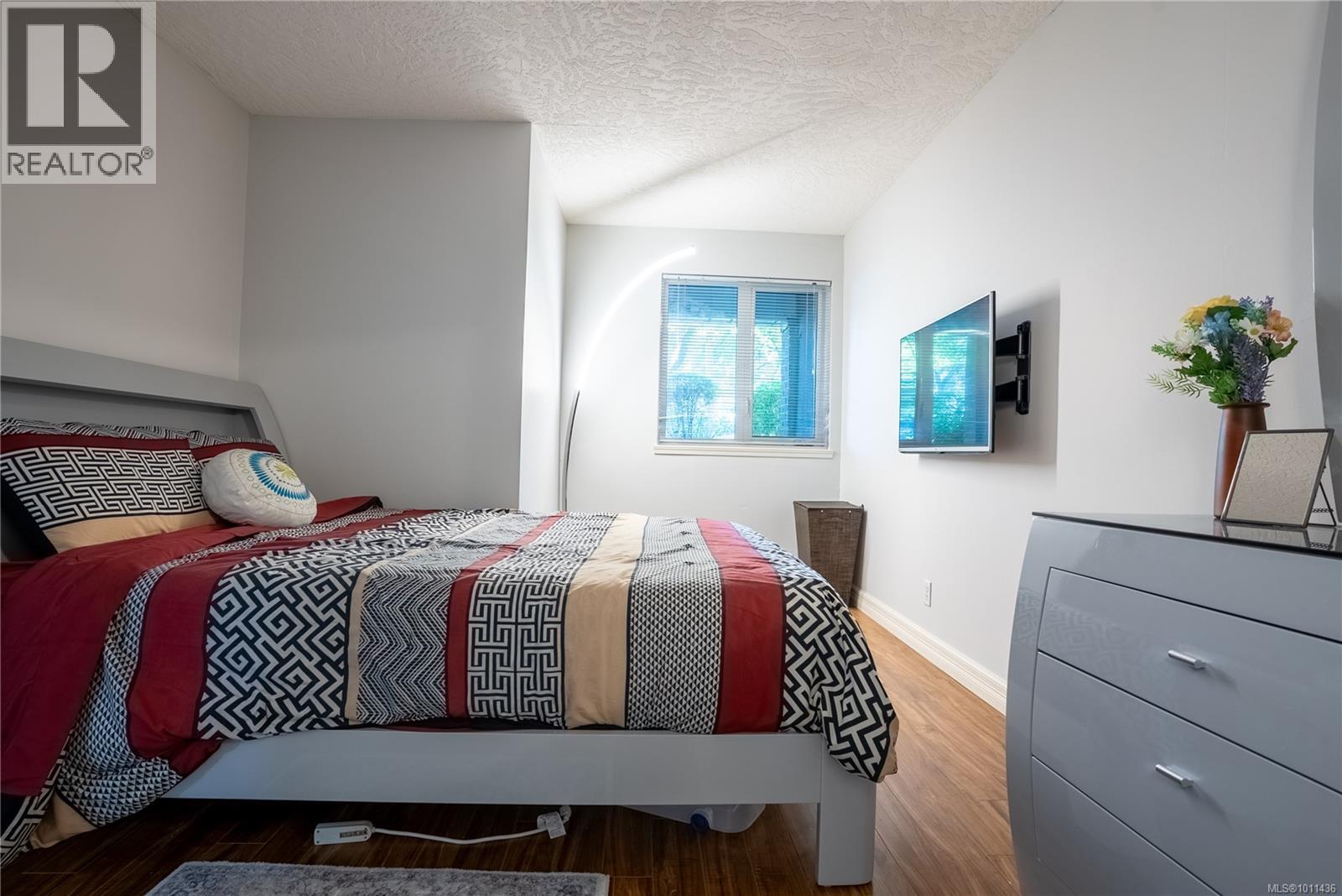 Photo 12 of 101 2710 Grosvenor Rd, Victoria BC
