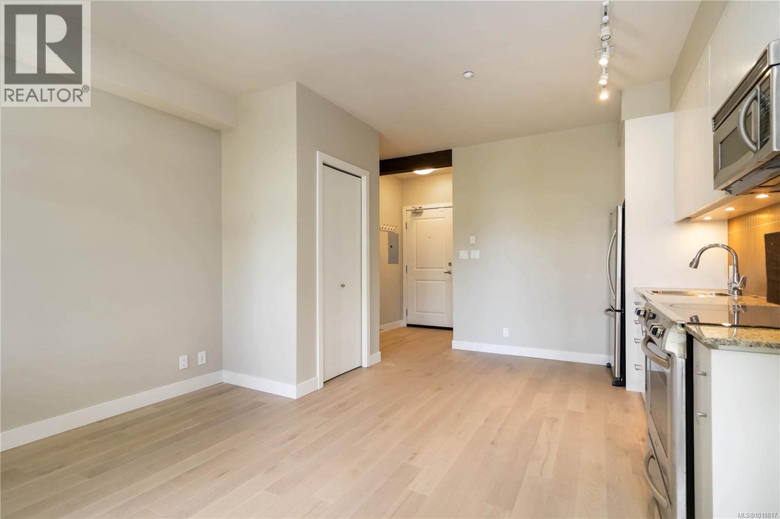 Photo 7 of 319 1375 Bear Mountain Pkwy, Langford BC