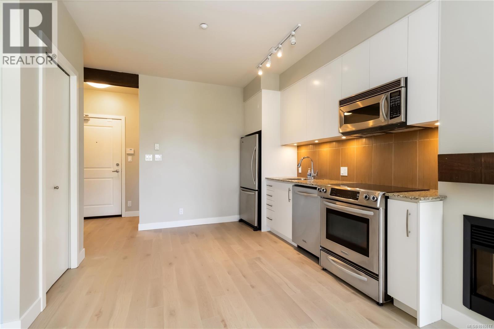 Photo 8 of 319 1375 Bear Mountain Pkwy, Langford BC