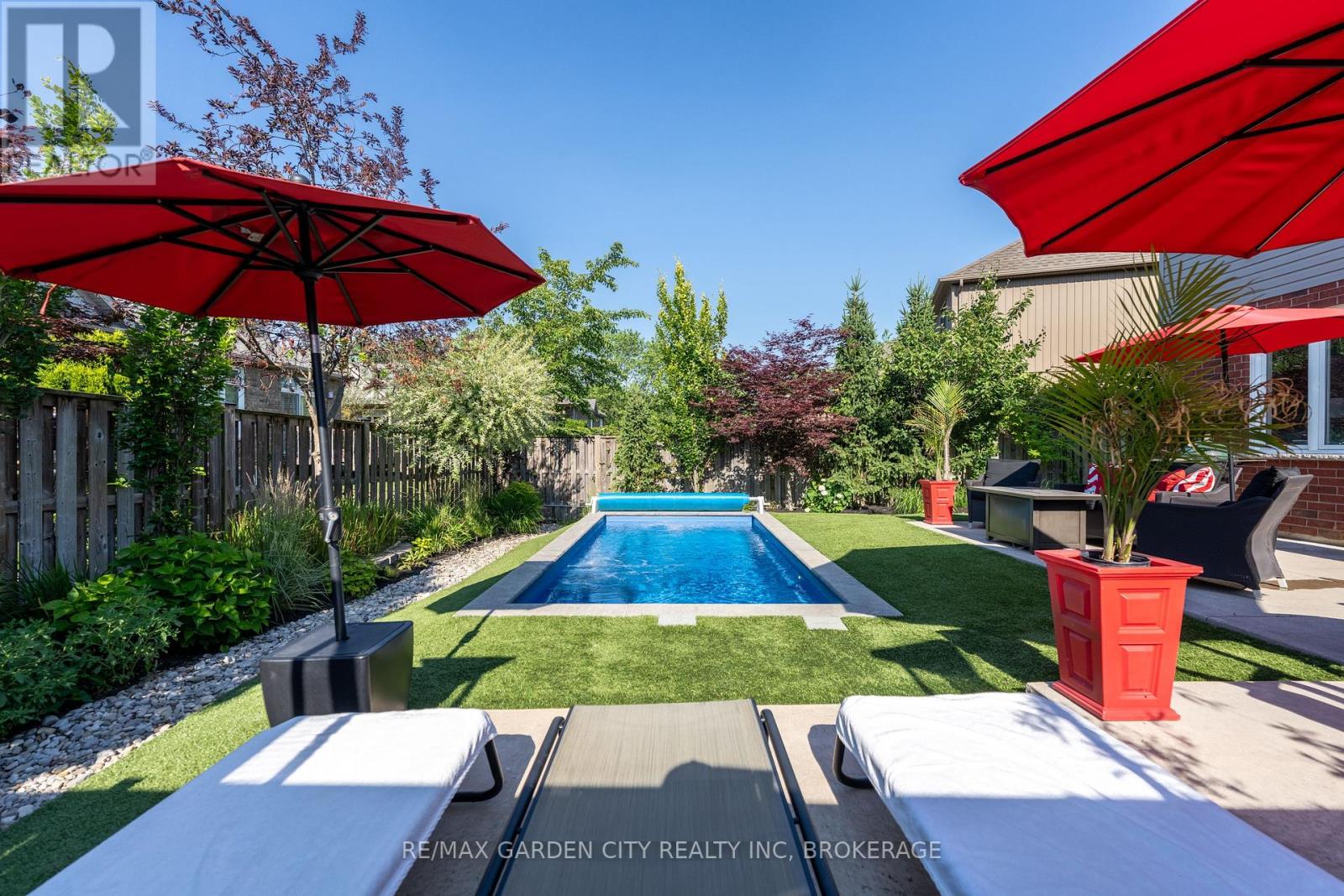 Photo 2 of 6456 Armelina Crescent, Niagara Falls ON