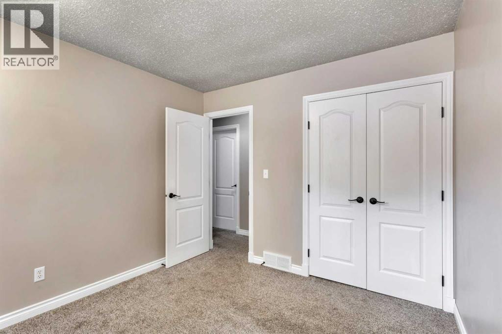 Photo 17 of 38 Wiltshire Boulevard, Red Deer AB