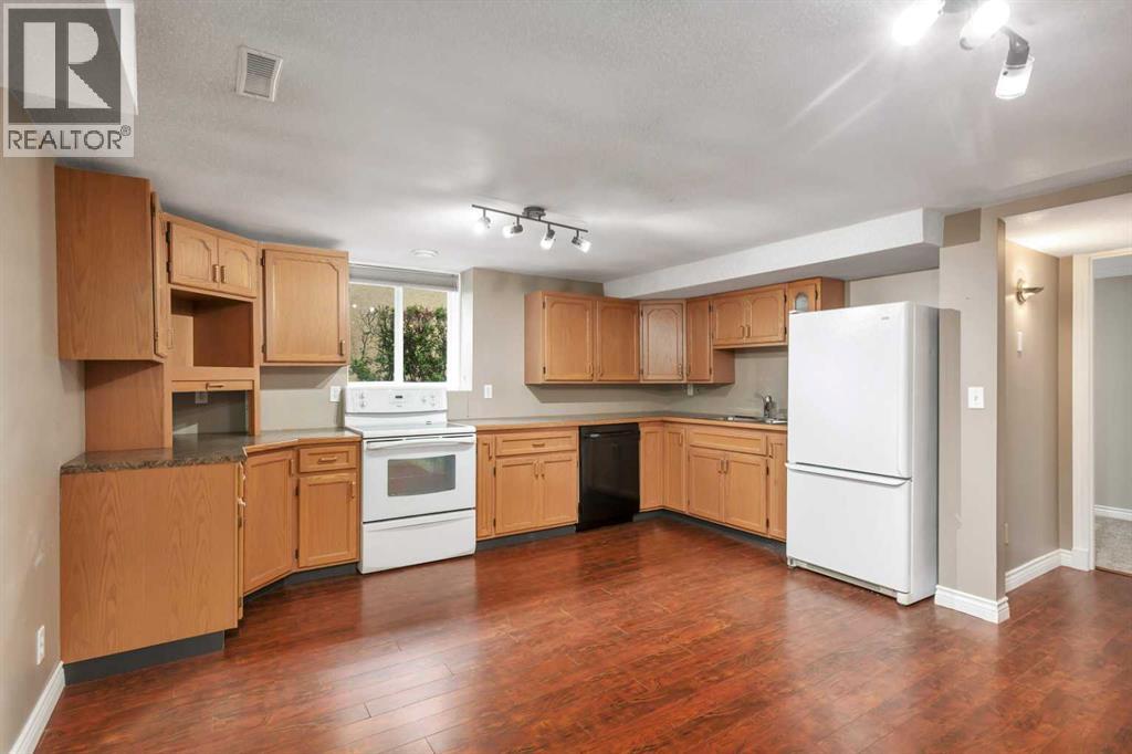 Photo 23 of 38 Wiltshire Boulevard, Red Deer AB