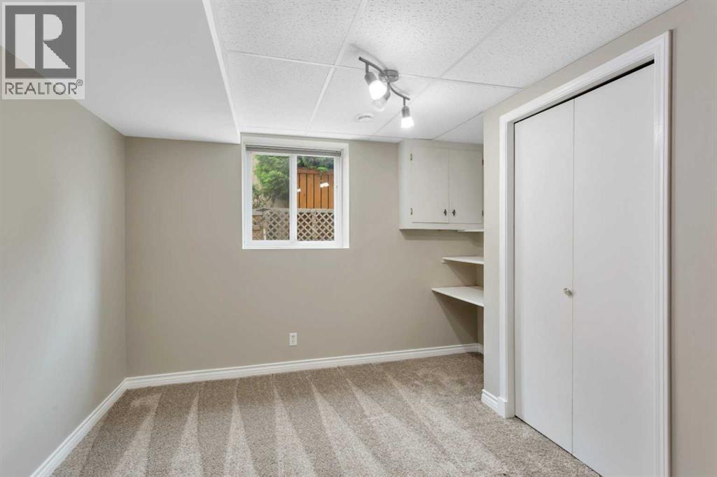 Photo 25 of 38 Wiltshire Boulevard, Red Deer AB