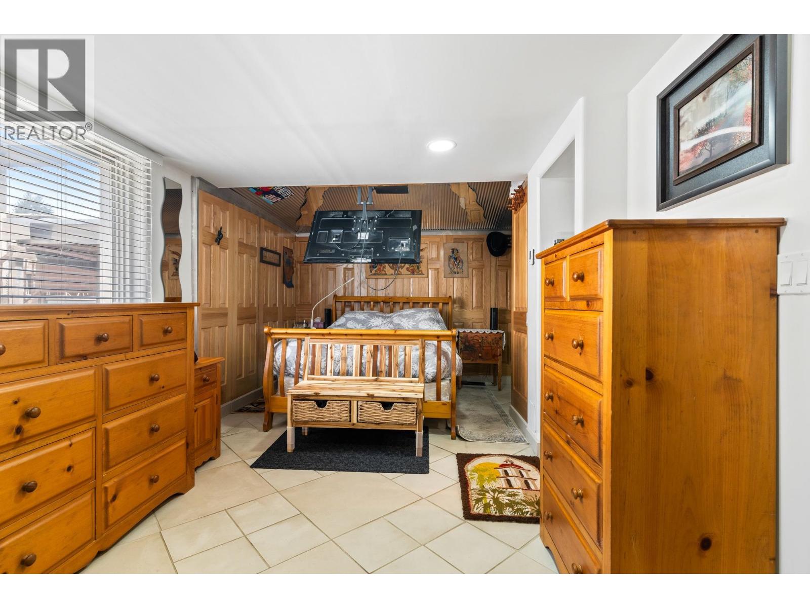 Photo 9 of 1867 Salisbury Avenue, Port Coquitlam BC