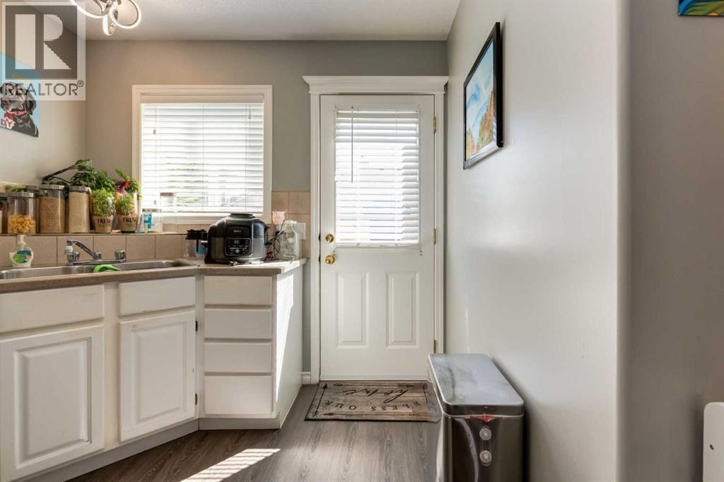 Photo 9 of 5 135 Bow Ridge Drive, Cochrane AB