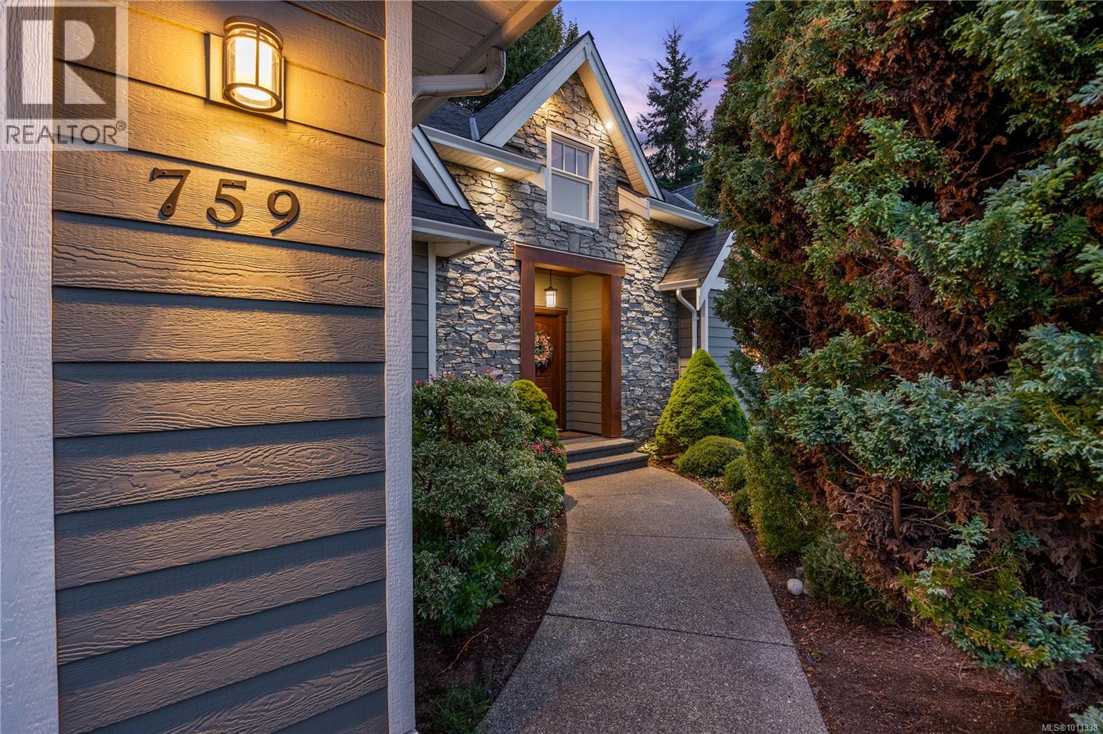759 Cameleon Pl, Campbell River