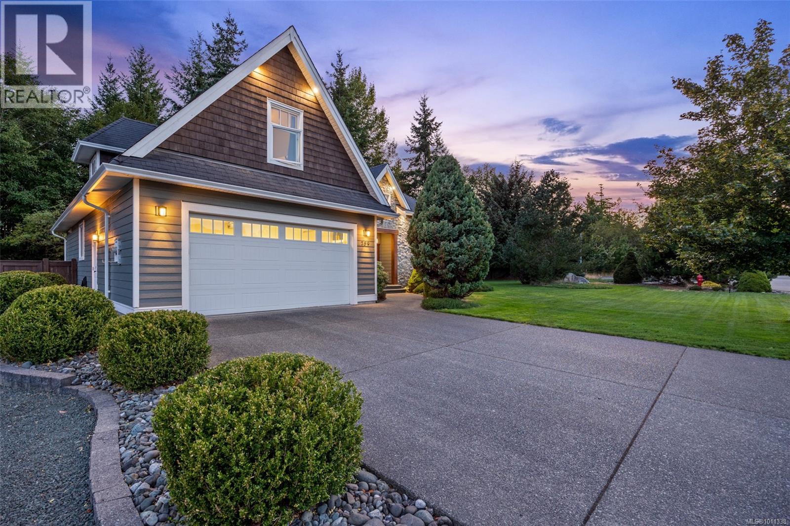 759 Cameleon Pl, Campbell River