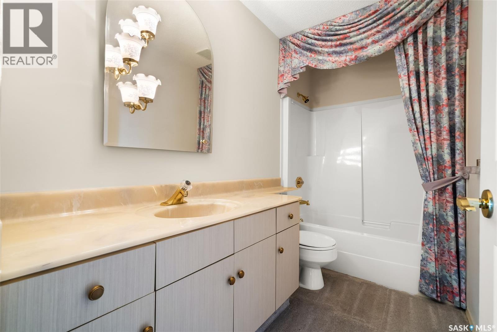 Photo 3 of 3644 Wedgwood Way, Regina SK