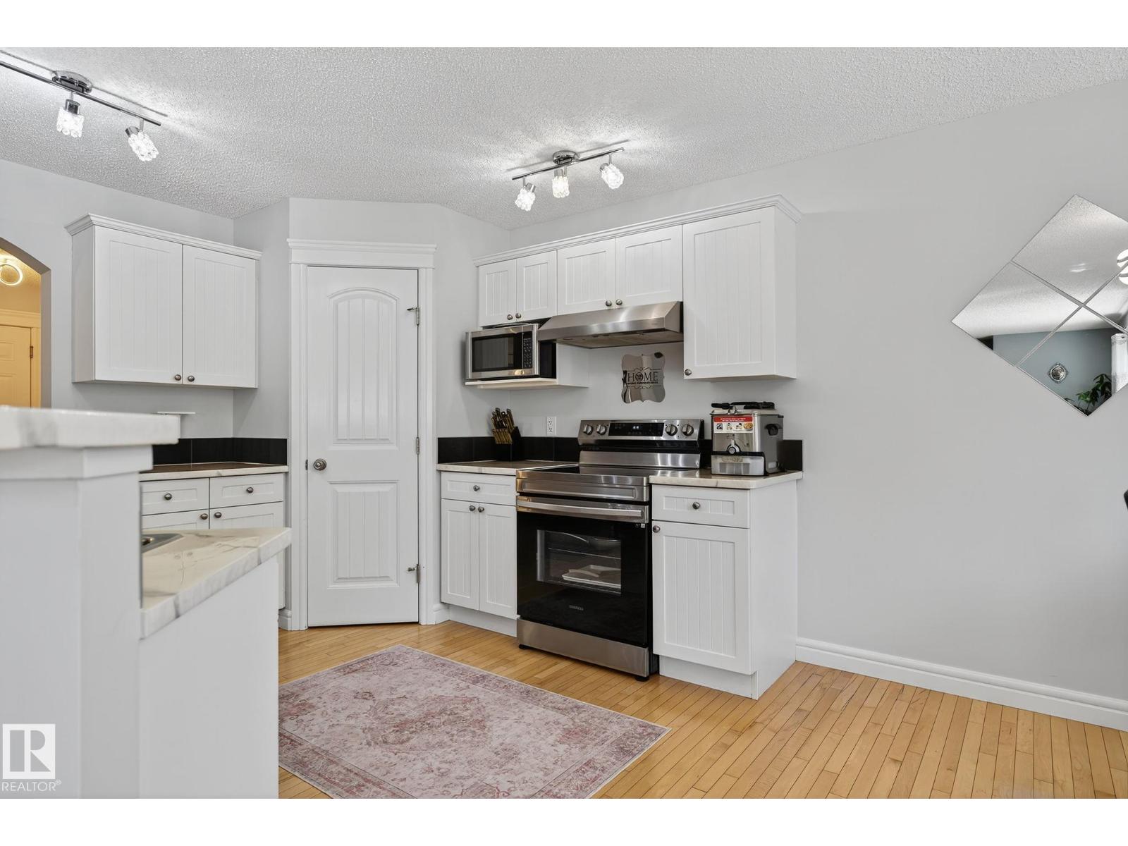Photo 42 of 20343 46 Av Nw, Edmonton AB