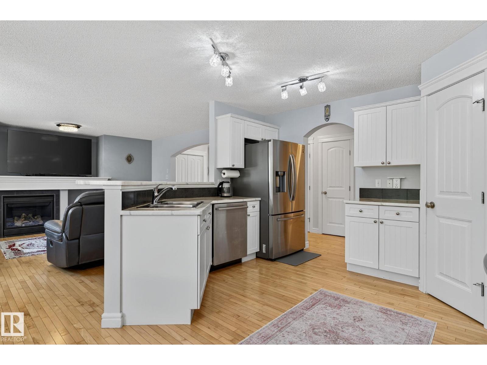 Photo 23 of 20343 46 Av Nw, Edmonton AB