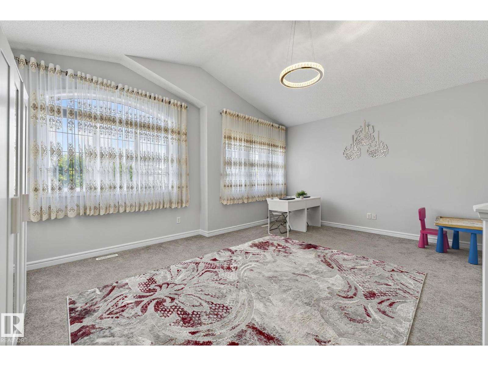 Photo 16 of 20343 46 Av Nw, Edmonton AB