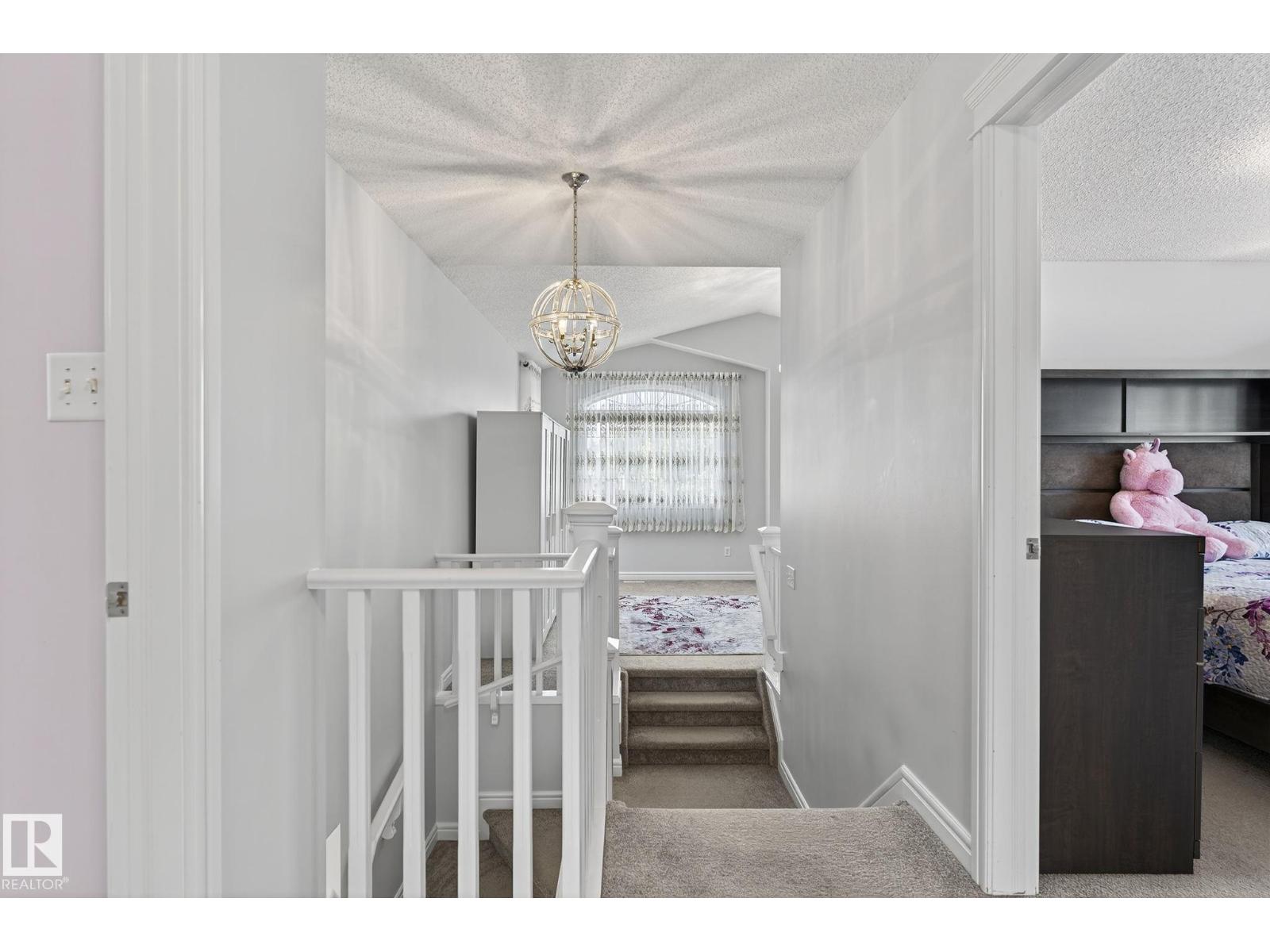 Photo 17 of 20343 46 Av Nw, Edmonton AB