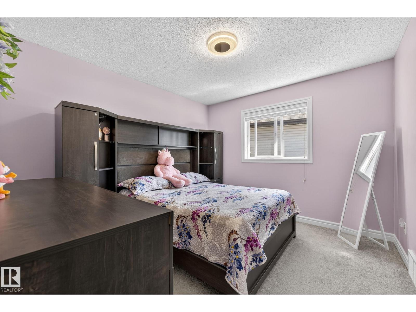 Photo 22 of 20343 46 Av Nw, Edmonton AB