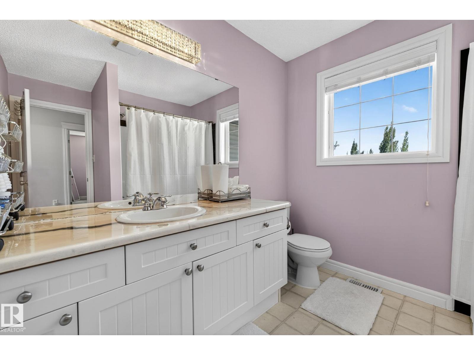 Photo 12 of 20343 46 Av Nw, Edmonton AB