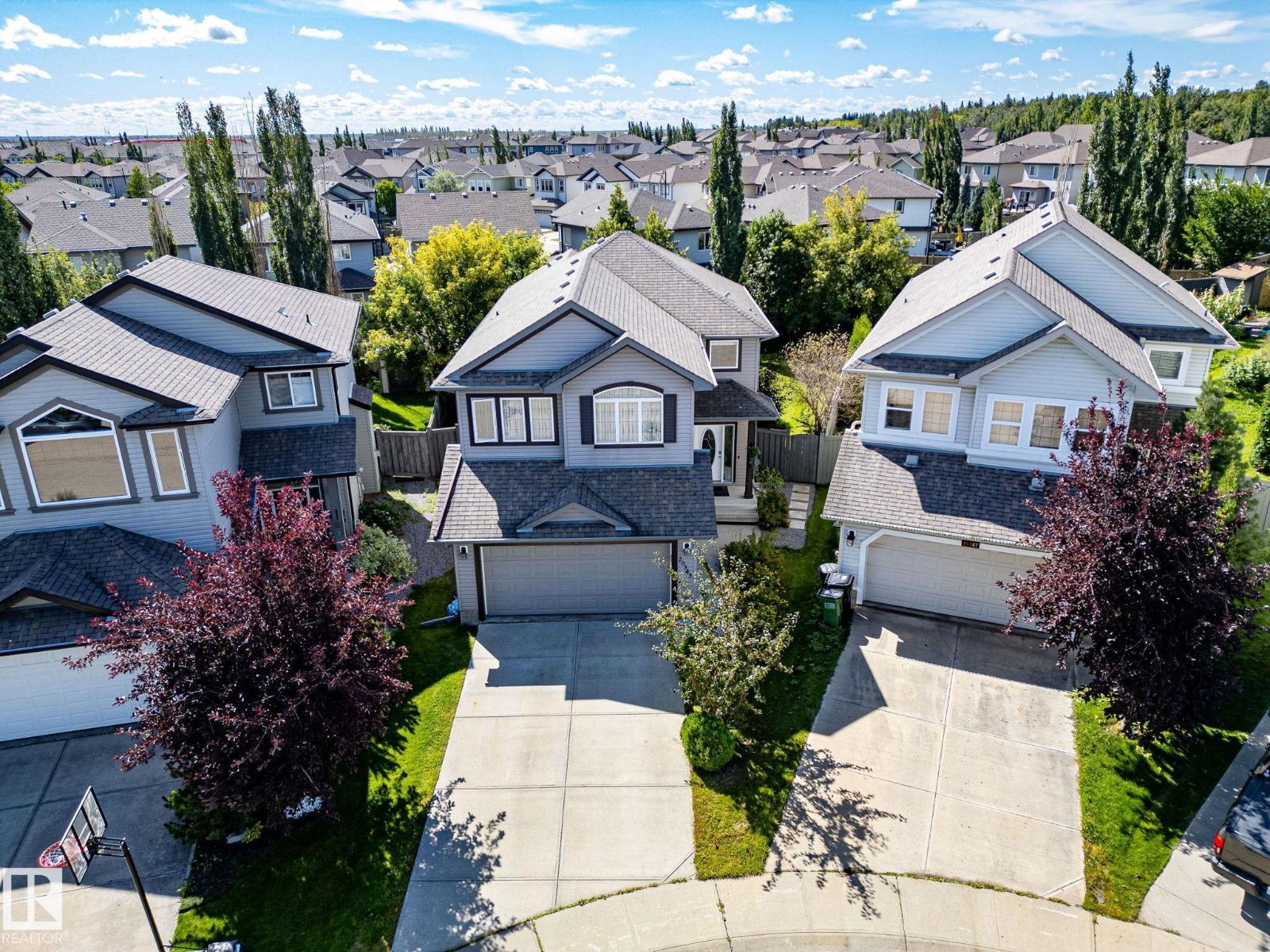 Photo 2 of 20343 46 Av Nw, Edmonton AB