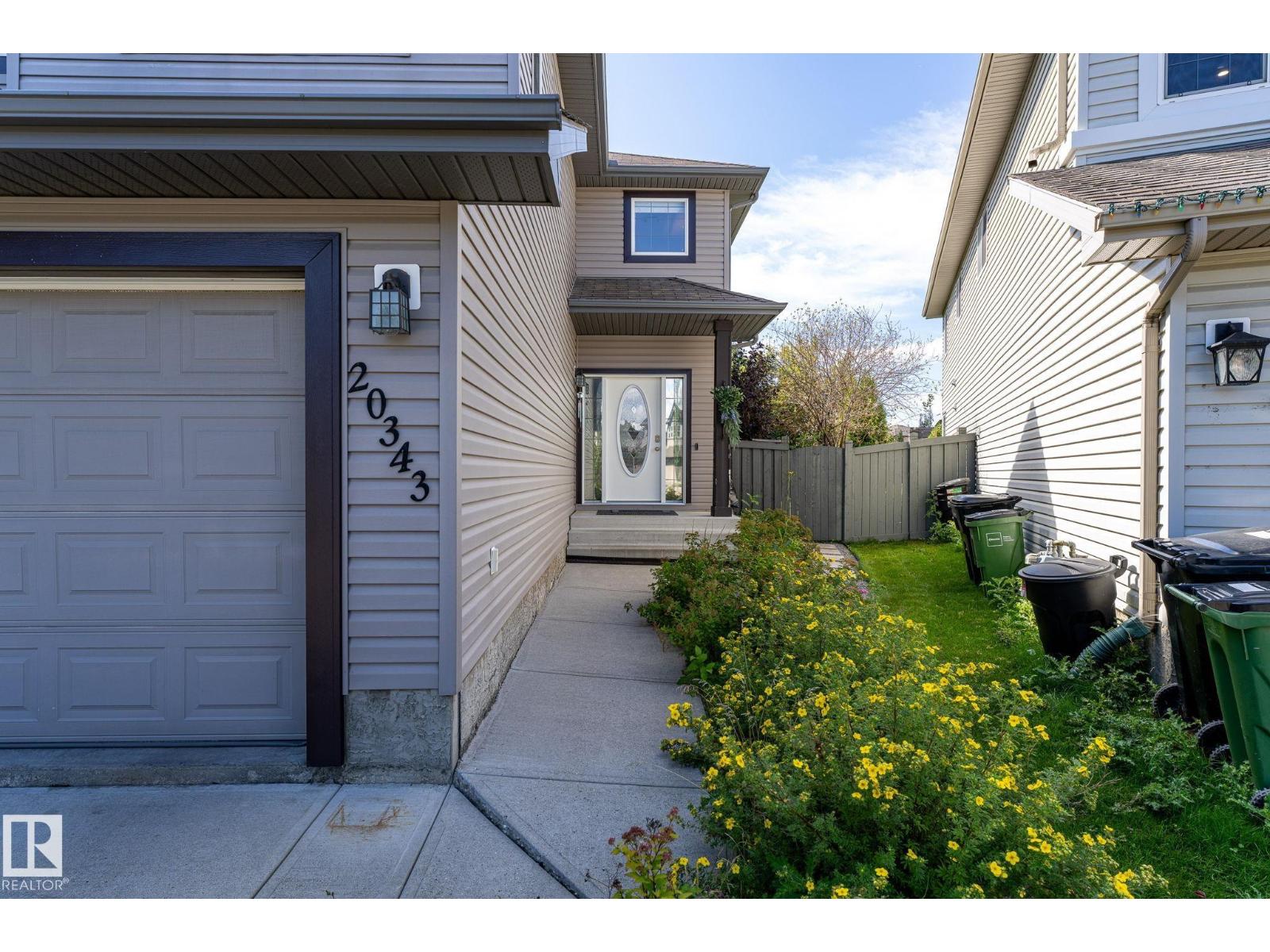 Photo 14 of 20343 46 Av Nw, Edmonton AB