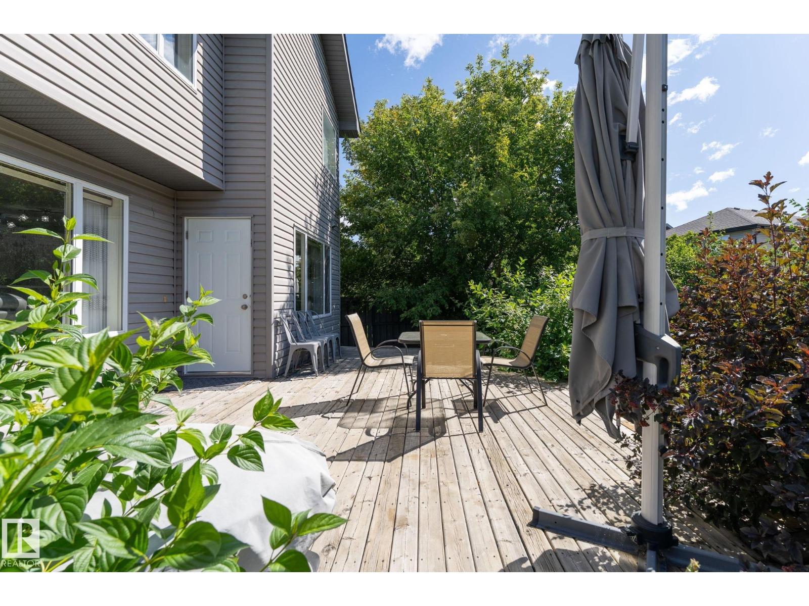 Photo 13 of 20343 46 Av Nw, Edmonton AB