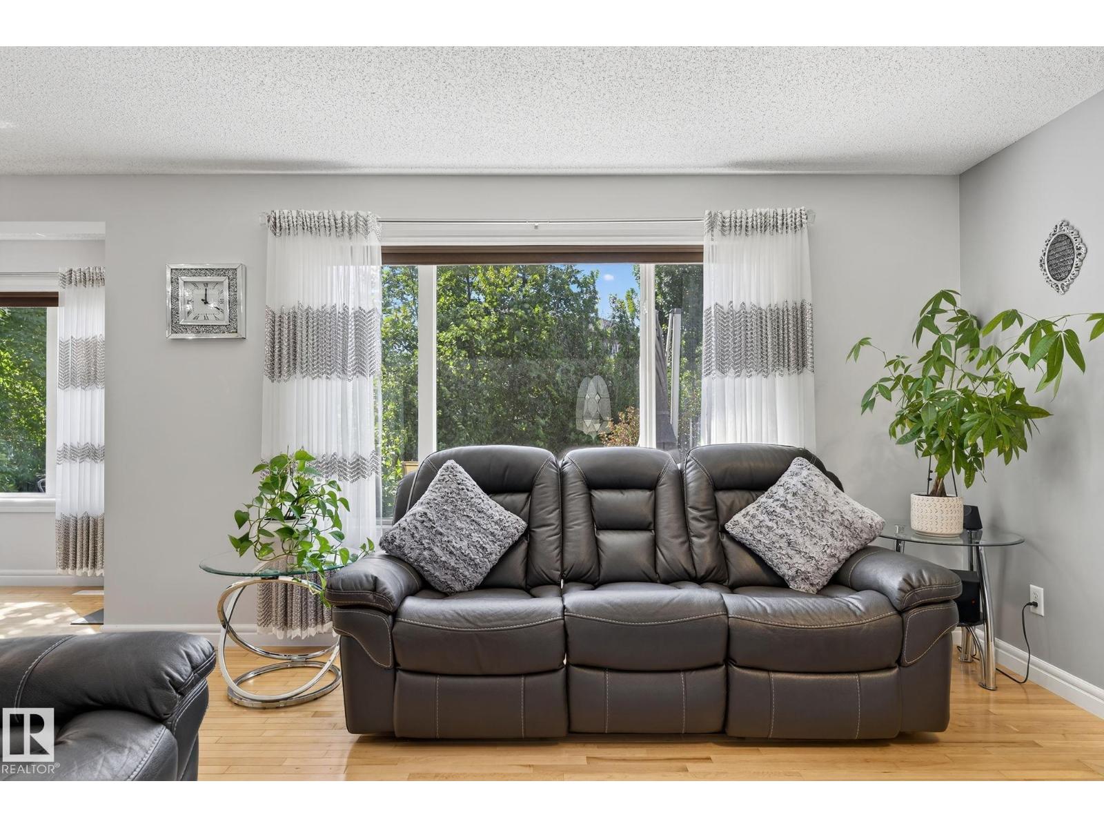 Photo 51 of 20343 46 Av Nw, Edmonton AB