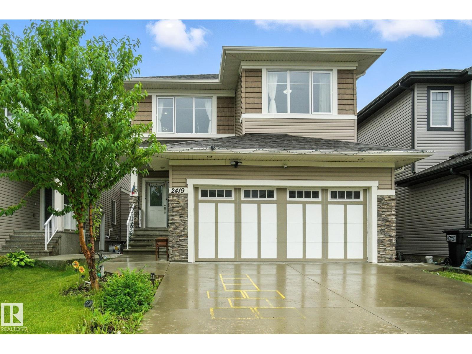 Photo 1 of 2419 17 Av Nw, Edmonton AB