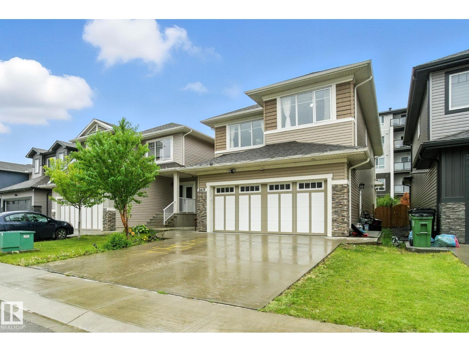 Photo 2 of 2419 17 Av Nw, Edmonton AB