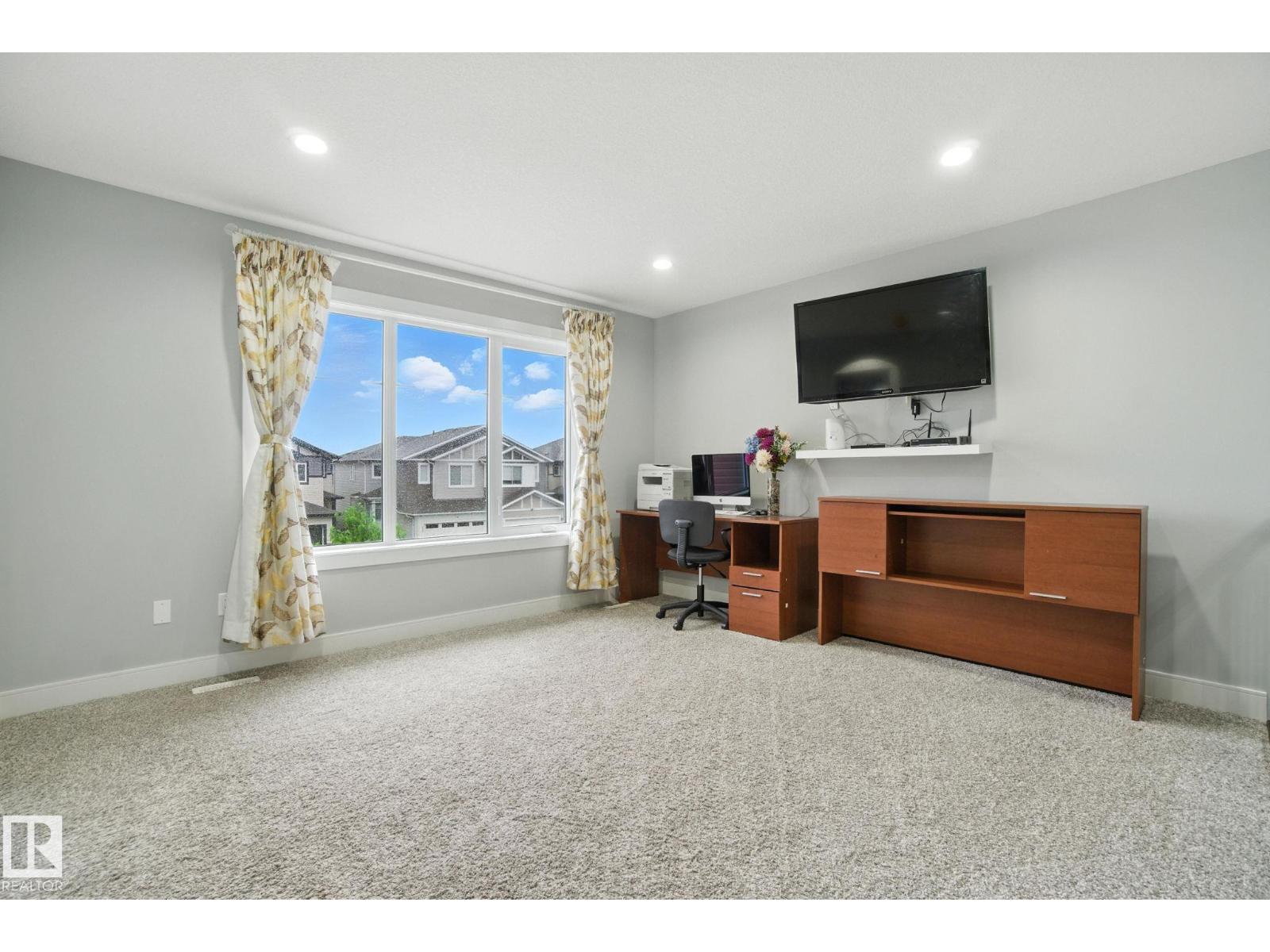 Photo 24 of 2419 17 Av Nw, Edmonton AB